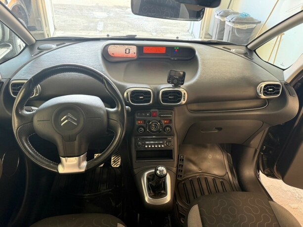 citroen-c3-picasso-diesel-2009-big-8