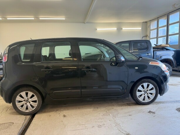 citroen-c3-picasso-diesel-2009-big-5