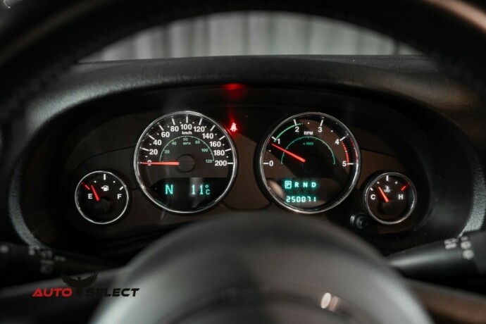 jeep-wrangler-diesel-2013-big-26