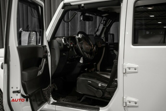 jeep-wrangler-diesel-2013-big-19