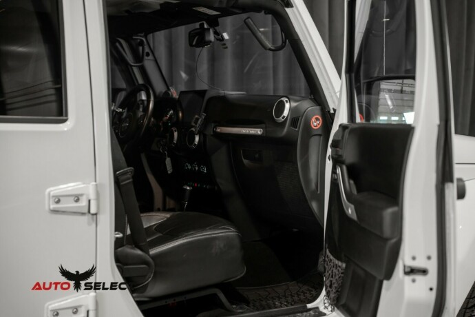 jeep-wrangler-diesel-2013-big-16