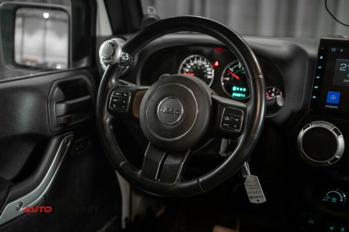 jeep-wrangler-diesel-2013-big-23