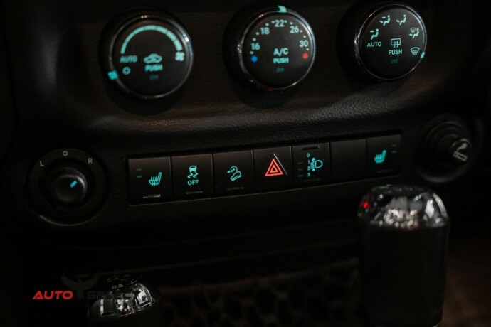 jeep-wrangler-diesel-2013-big-31