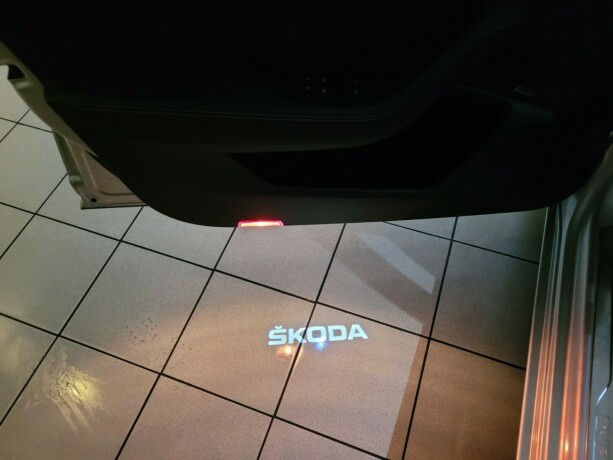 skoda-superb-elektrisitetbensin-2020-big-23