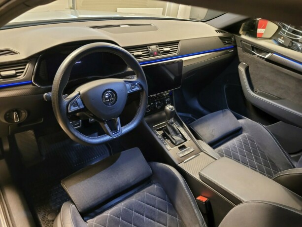 skoda-superb-elektrisitetbensin-2020-big-26