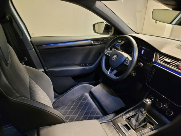 skoda-superb-elektrisitetbensin-2020-big-15