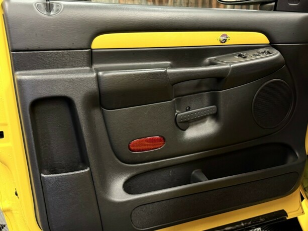 dodge-ram-bensin-2004-big-25