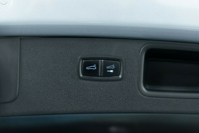 porsche-macan-bensin-2017-big-12