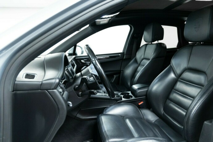 porsche-macan-bensin-2017-big-5