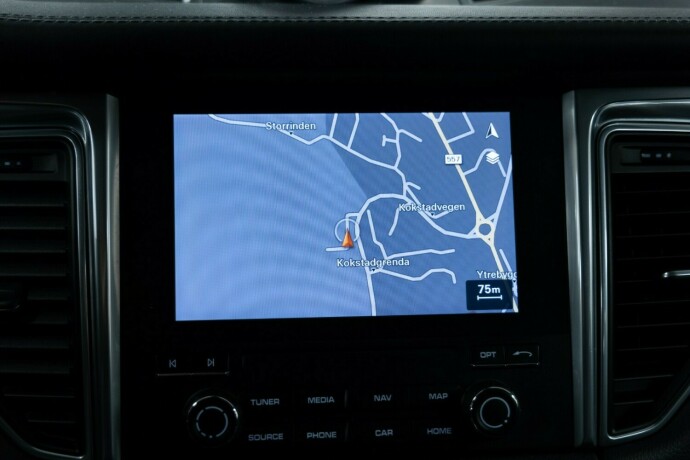 porsche-macan-bensin-2017-big-22