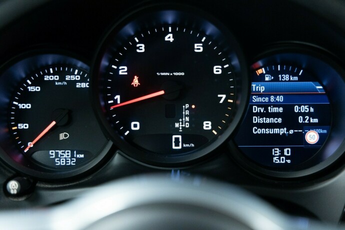 porsche-macan-bensin-2017-big-18