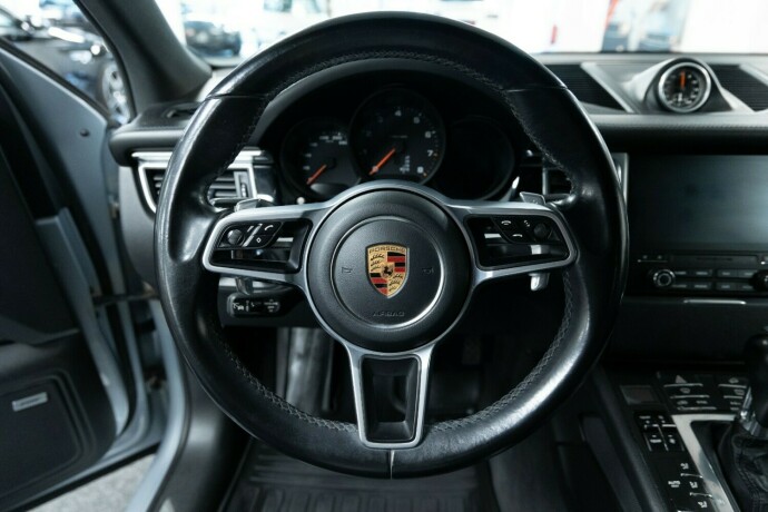 porsche-macan-bensin-2017-big-16