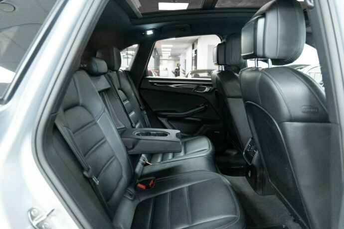 porsche-macan-bensin-2017-big-13