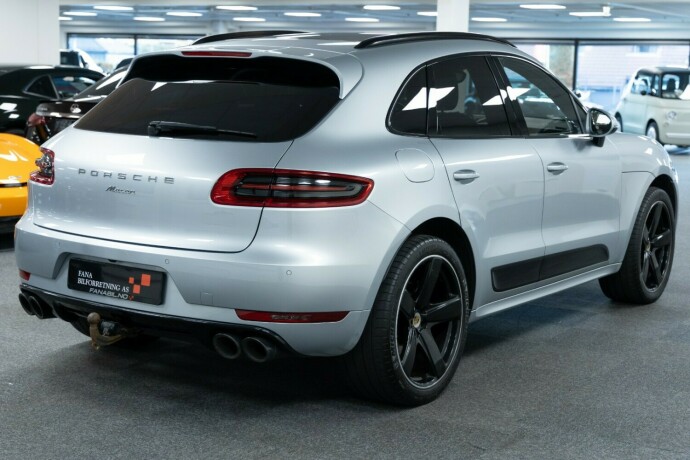 porsche-macan-bensin-2017-big-2