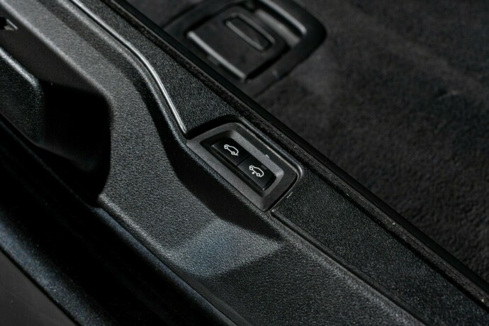 bmw-x5-elektrisitetbensin-2020-big-45