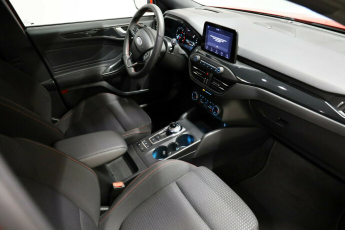 ford-focus-bensin-2019-big-9