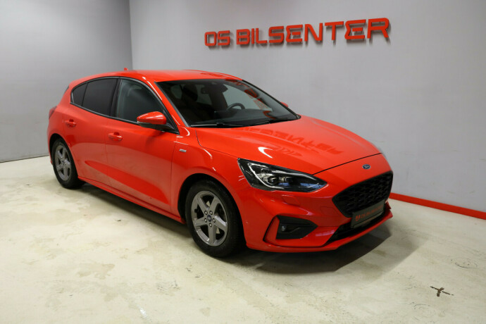 ford-focus-bensin-2019-big-0