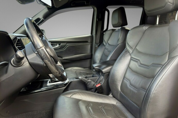 isuzu-d-max-diesel-2023-big-9