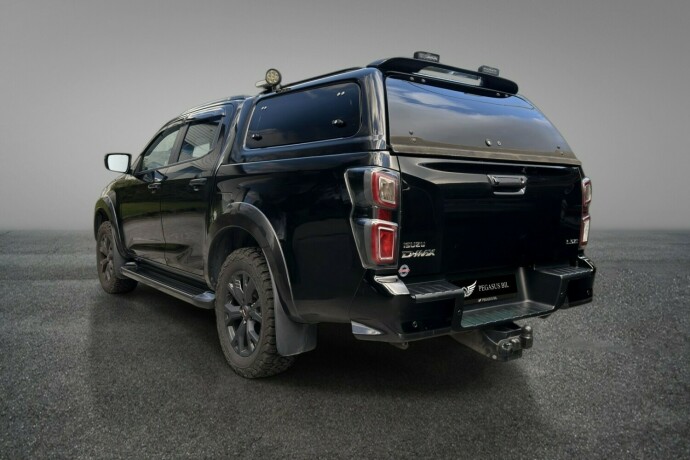 isuzu-d-max-diesel-2023-big-6
