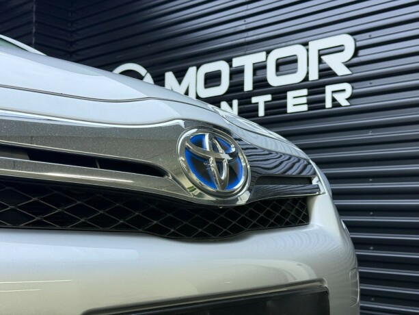 toyota-auris-elektrisitetbensin-2011-big-4