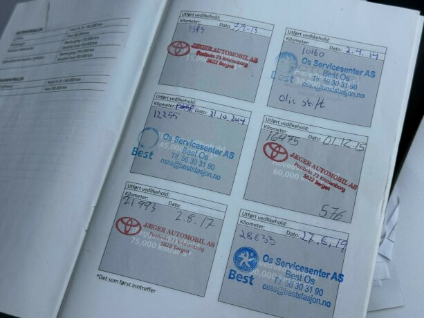 toyota-auris-elektrisitetbensin-2011-big-29