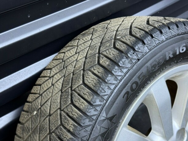 toyota-auris-elektrisitetbensin-2011-big-27