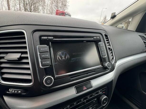 volkswagen-sharan-diesel-2011-big-27