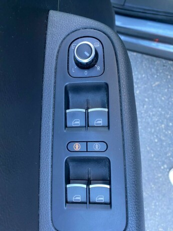 volkswagen-sharan-diesel-2011-big-16