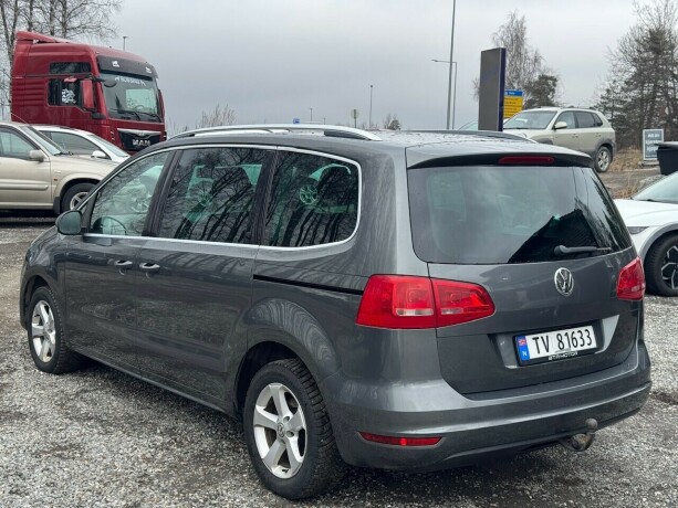 volkswagen-sharan-diesel-2011-big-4