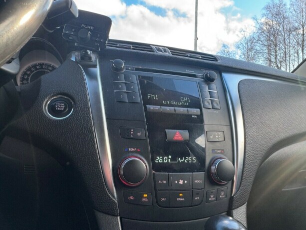 suzuki-kizashi-bensin-2013-big-14