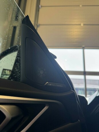 bmw-i4-elektrisitet-2025-big-21