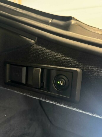 bmw-i4-elektrisitet-2025-big-17