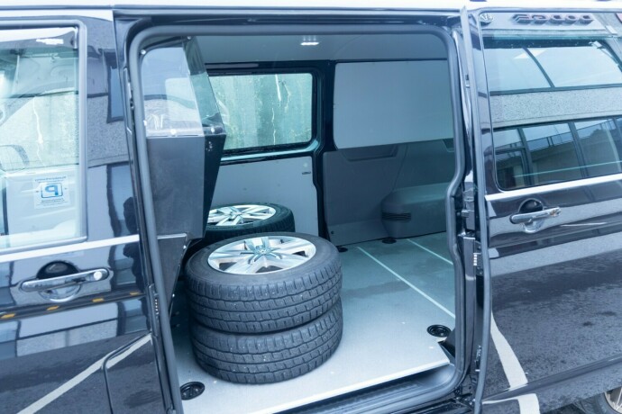 volkswagen-transporter-diesel-2024-big-6