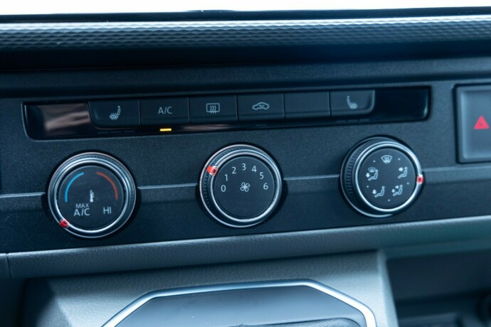 volkswagen-transporter-diesel-2024-big-15