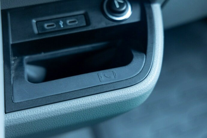 volkswagen-transporter-diesel-2024-big-17