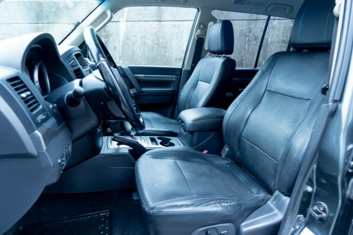 mitsubishi-pajero-diesel-2013-big-4