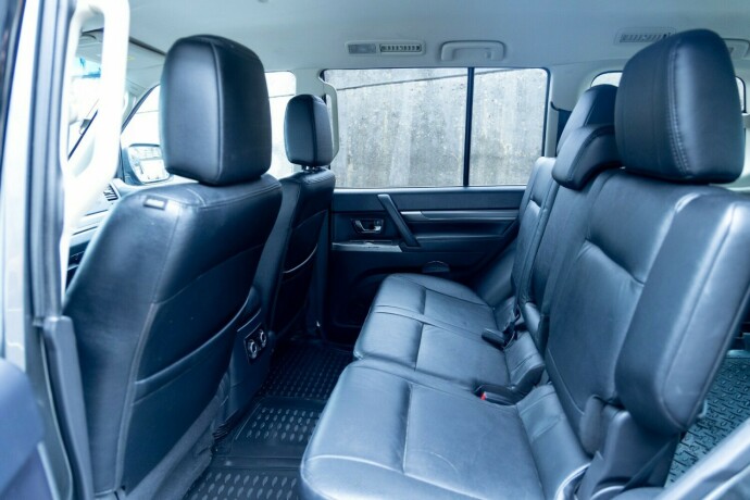 mitsubishi-pajero-diesel-2013-big-6