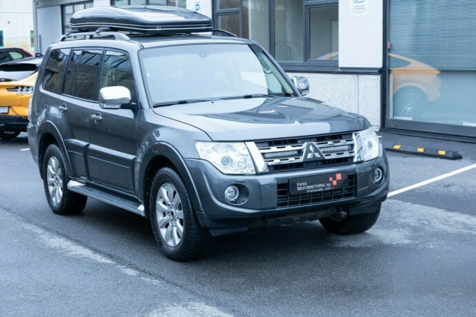 mitsubishi-pajero-diesel-2013-big-3