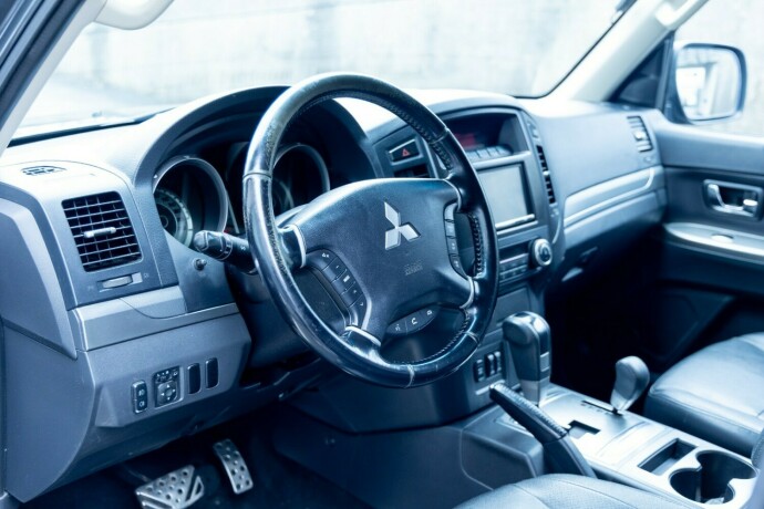 mitsubishi-pajero-diesel-2013-big-5