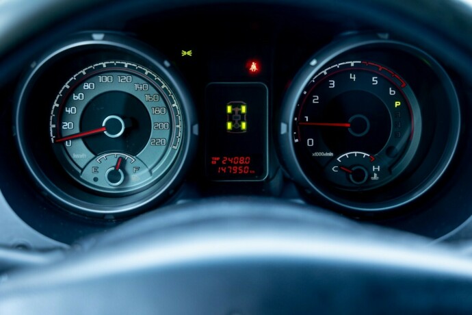 mitsubishi-pajero-diesel-2013-big-12