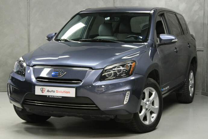 toyota-rav4-elektrisitet-2014-big-0