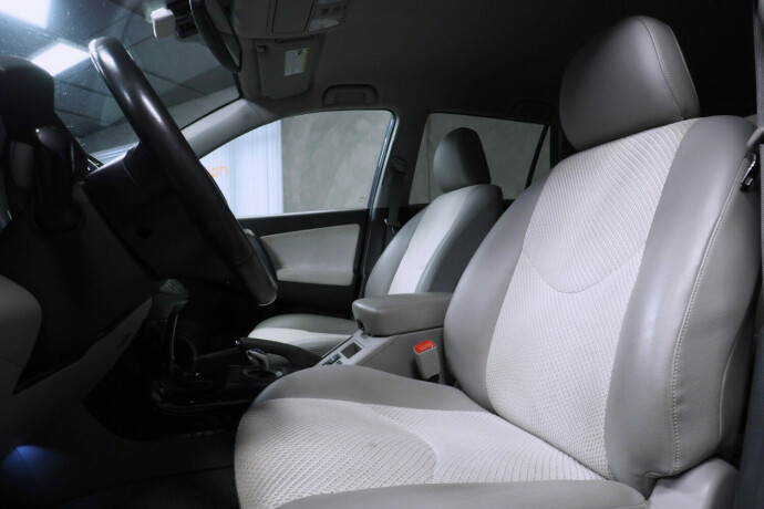 toyota-rav4-elektrisitet-2014-big-3