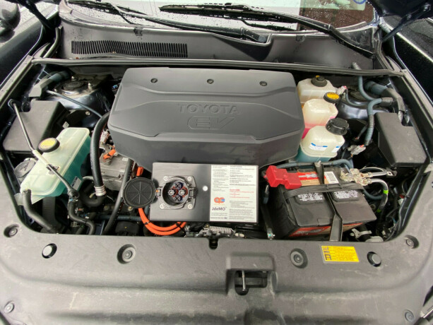 toyota-rav4-elektrisitet-2014-big-22