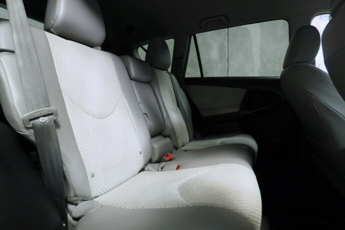 toyota-rav4-elektrisitet-2014-big-2