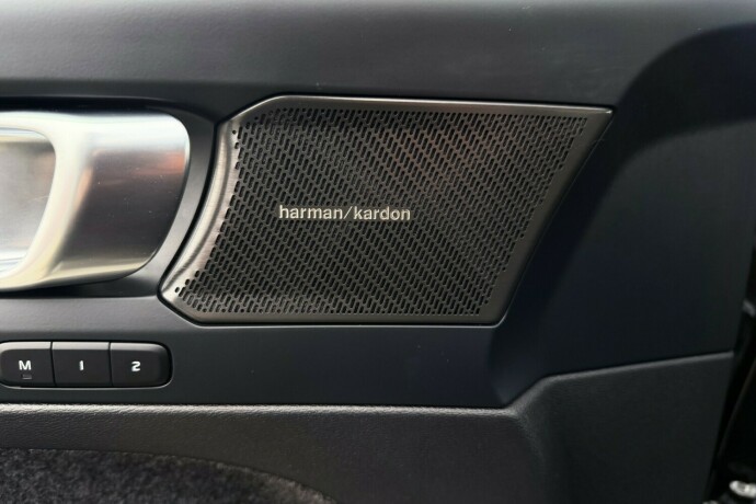 volvo-xc-40-elektrisitet-2022-big-35