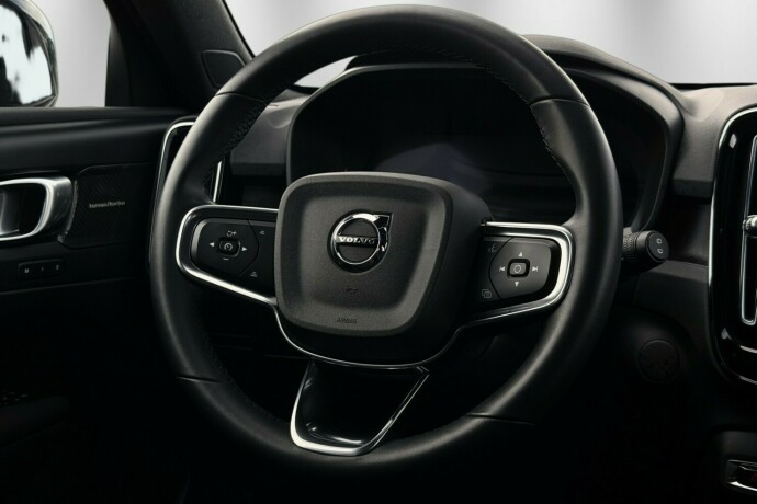 volvo-xc-40-elektrisitet-2022-big-20