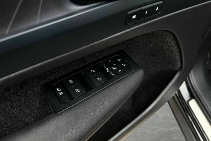 volvo-xc-40-elektrisitet-2022-big-33