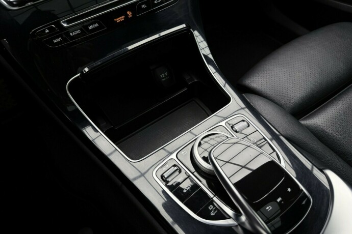 mercedes-benz-c-klasse-elektrisitetbensin-2017-big-31