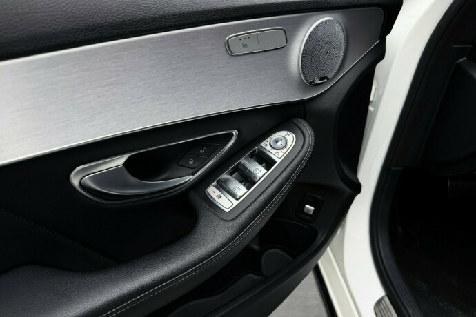 mercedes-benz-c-klasse-elektrisitetbensin-2017-big-15