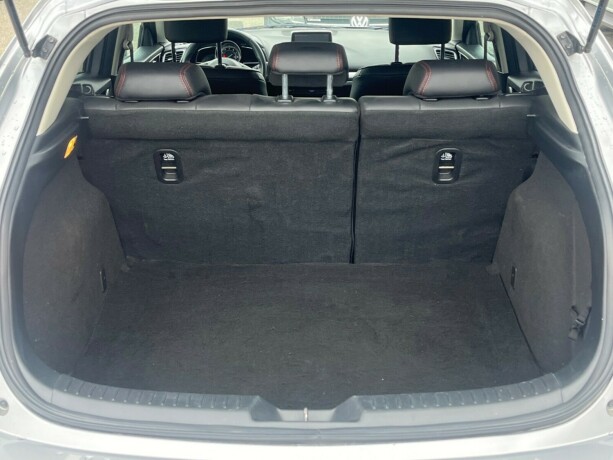 mazda-3-bensin-2016-big-33